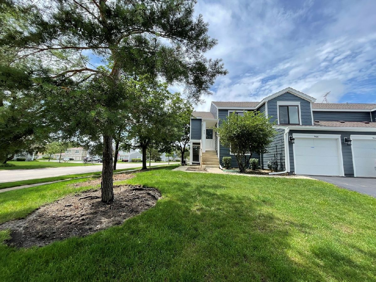 Townhomes & Condos & Homes Rented Summit Place Schaumburg Illinois, 964 Brunswick