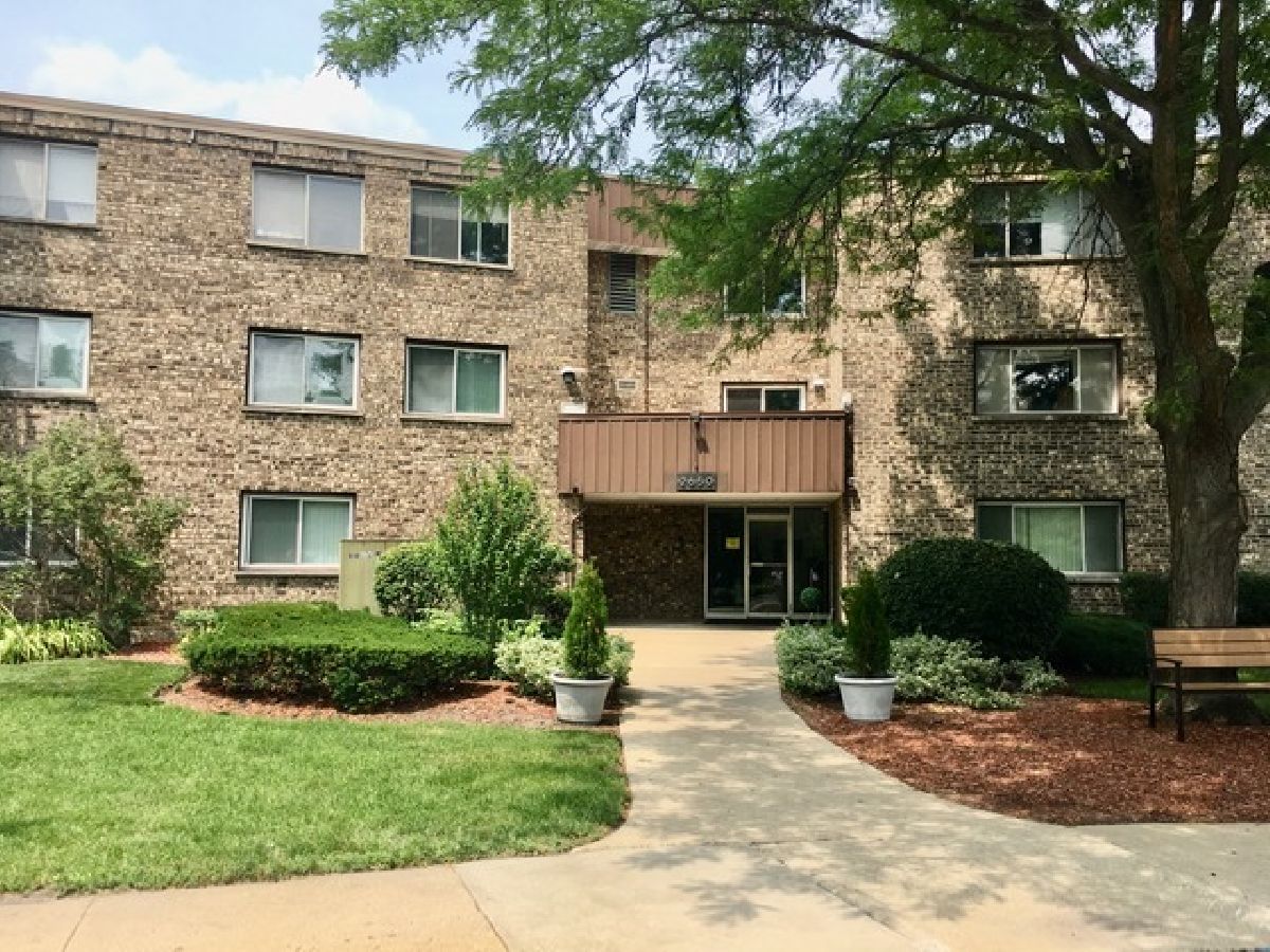 Condominiums Sold Brookwood Rolling Meadows Illinois, 2650 Brookwood Way