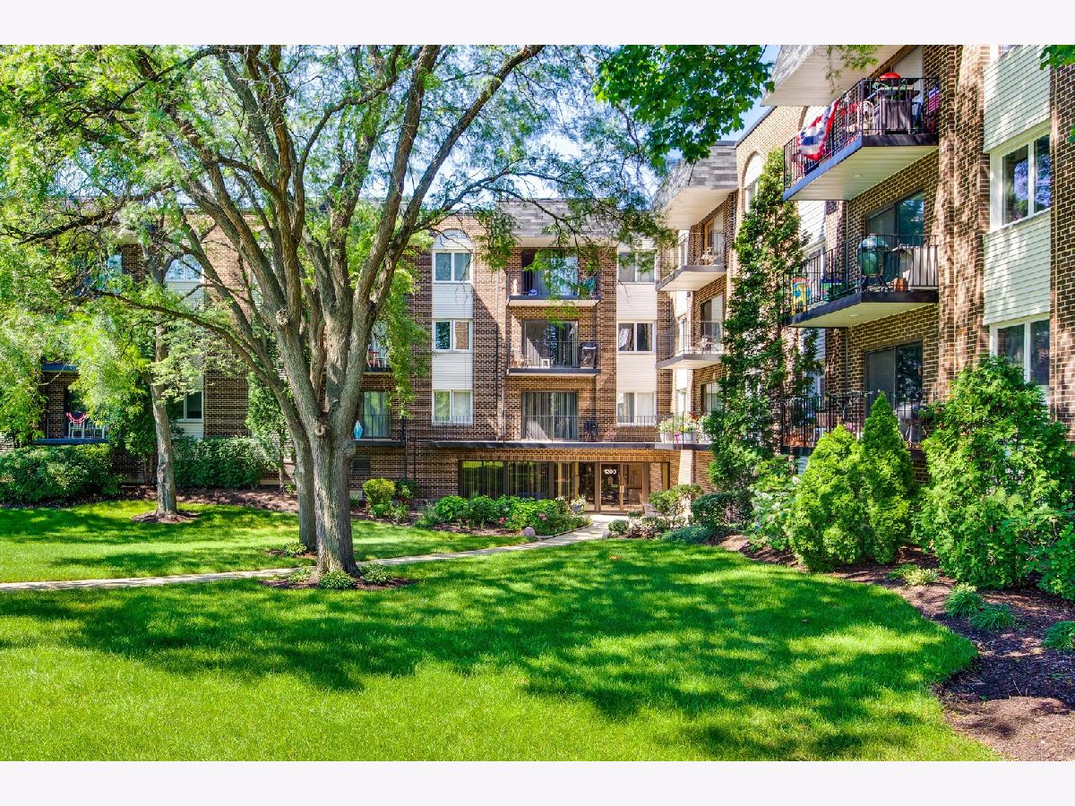Condominiums Sold Meadows Mount Prospect Illinois, 1200 Northwest