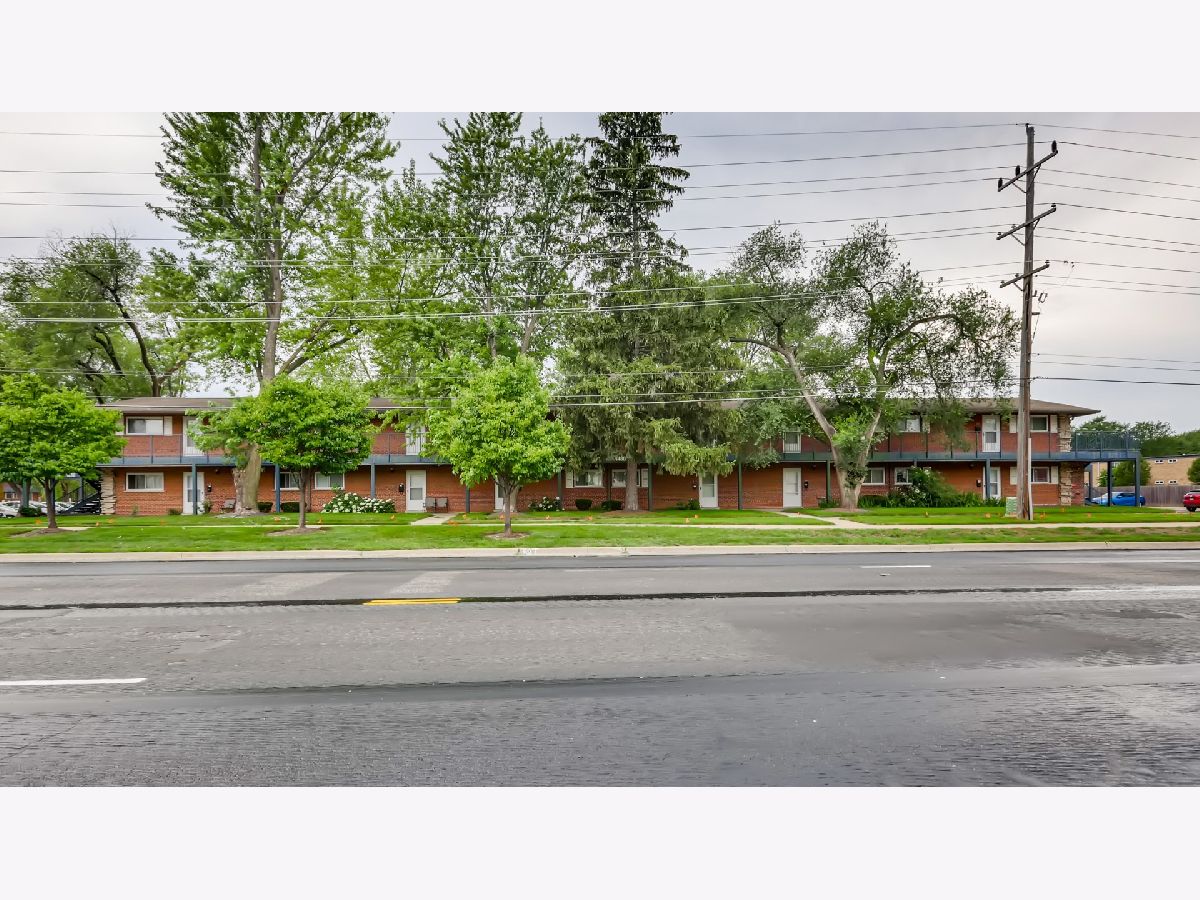 Condominiums Sold Dover Park Mount Prospect Illinois, 1480 Busse