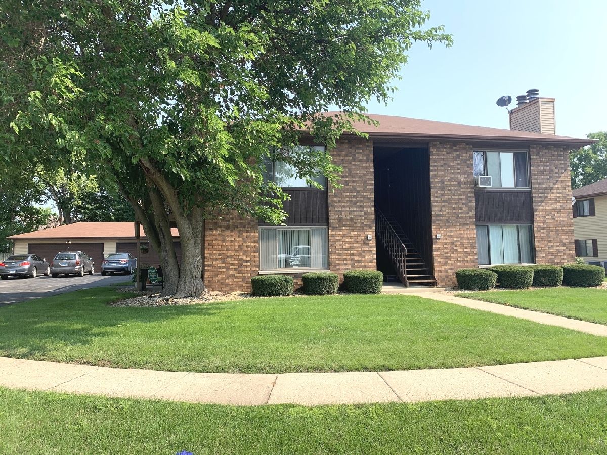Condos & Townhomes Sold Park Place South Elgin Illinois, 1126 Manchester