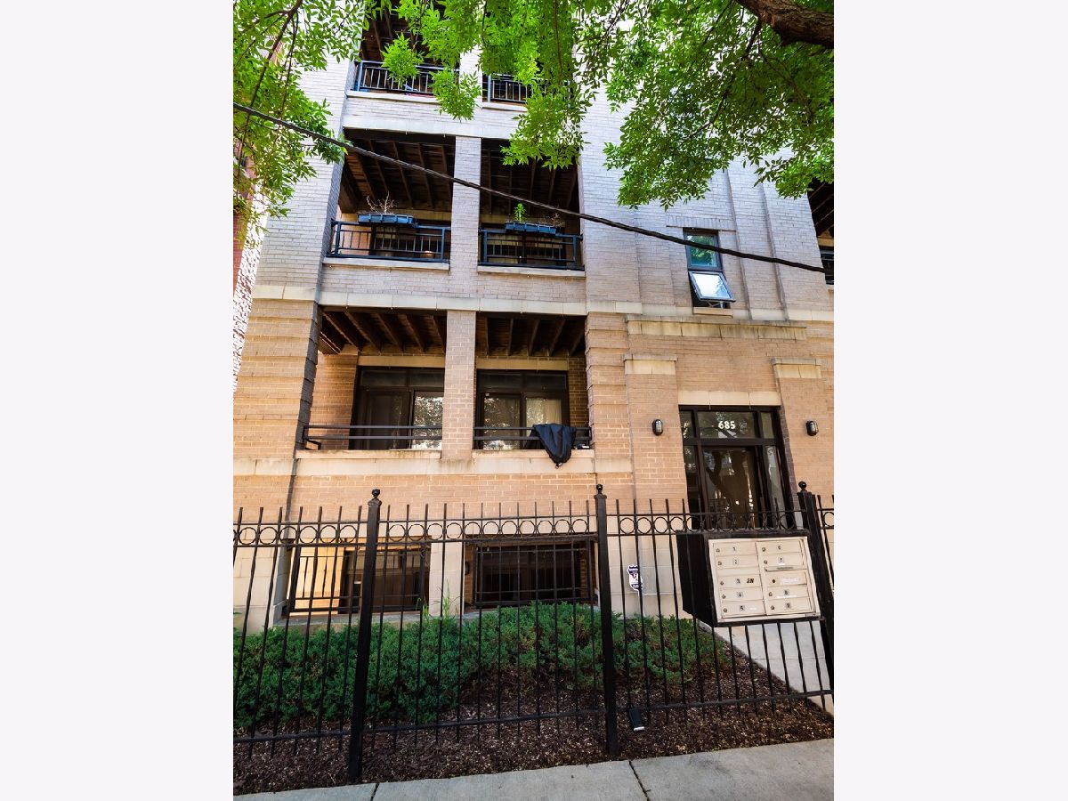 Condominiums Sold Marquette Row Chicago Illinois, 685 Peoria