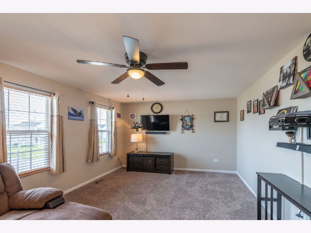 Homes Sold Churchill Farms Plano Illinois, 924 Bluegrass
