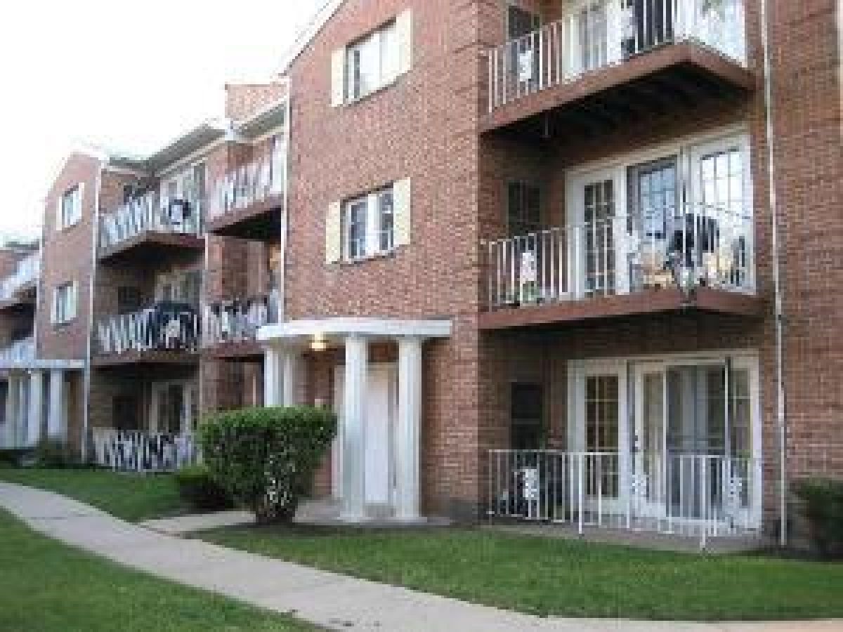 Condominiums Rented Quincy Bridge Glenview Illinois, 684 Quincy Bridge