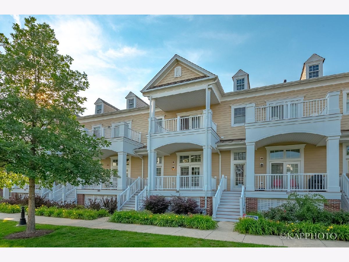 Townhomes & Condos Rented Patriot Commons At The Glen Glenview Illinois, 2812 Commons