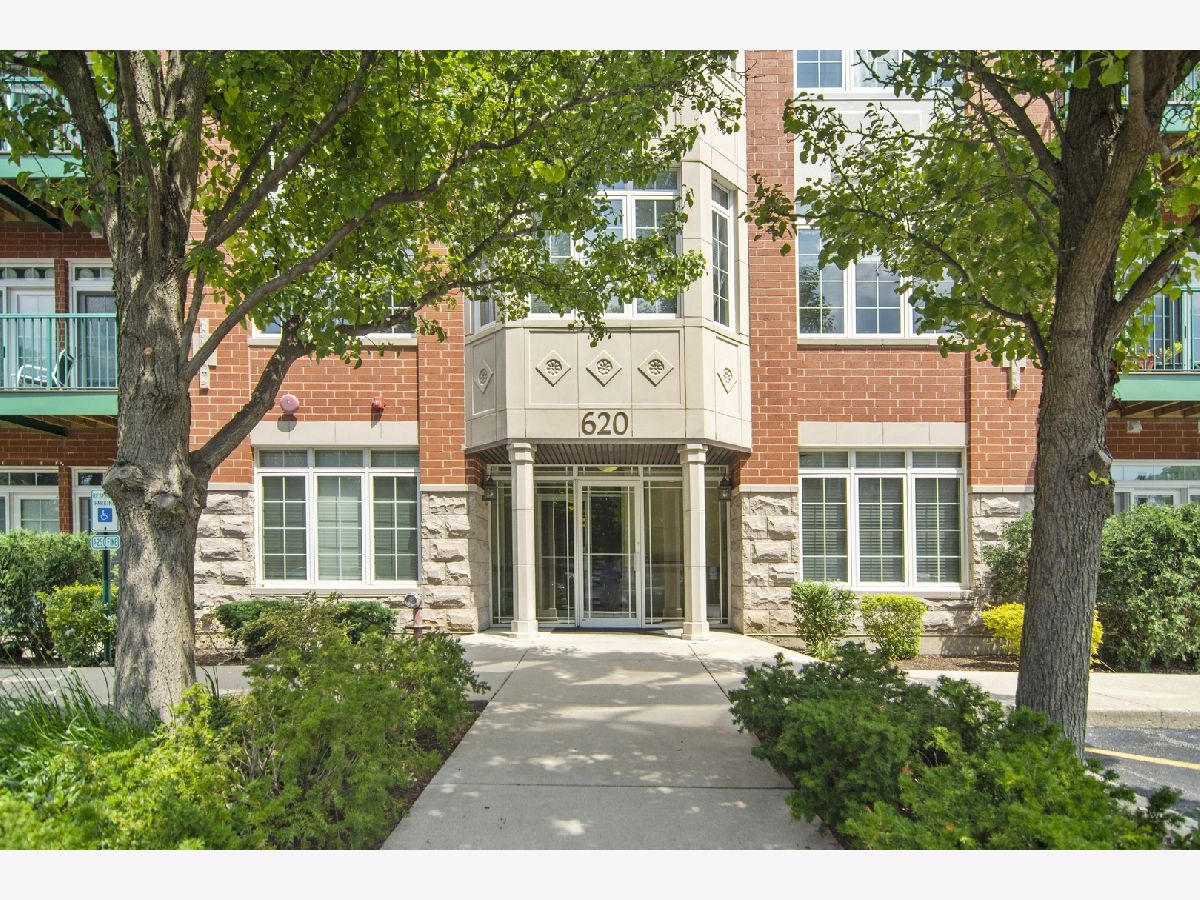 Condominiums Sold Park Point Wheeling Illinois, 620 Mchenry