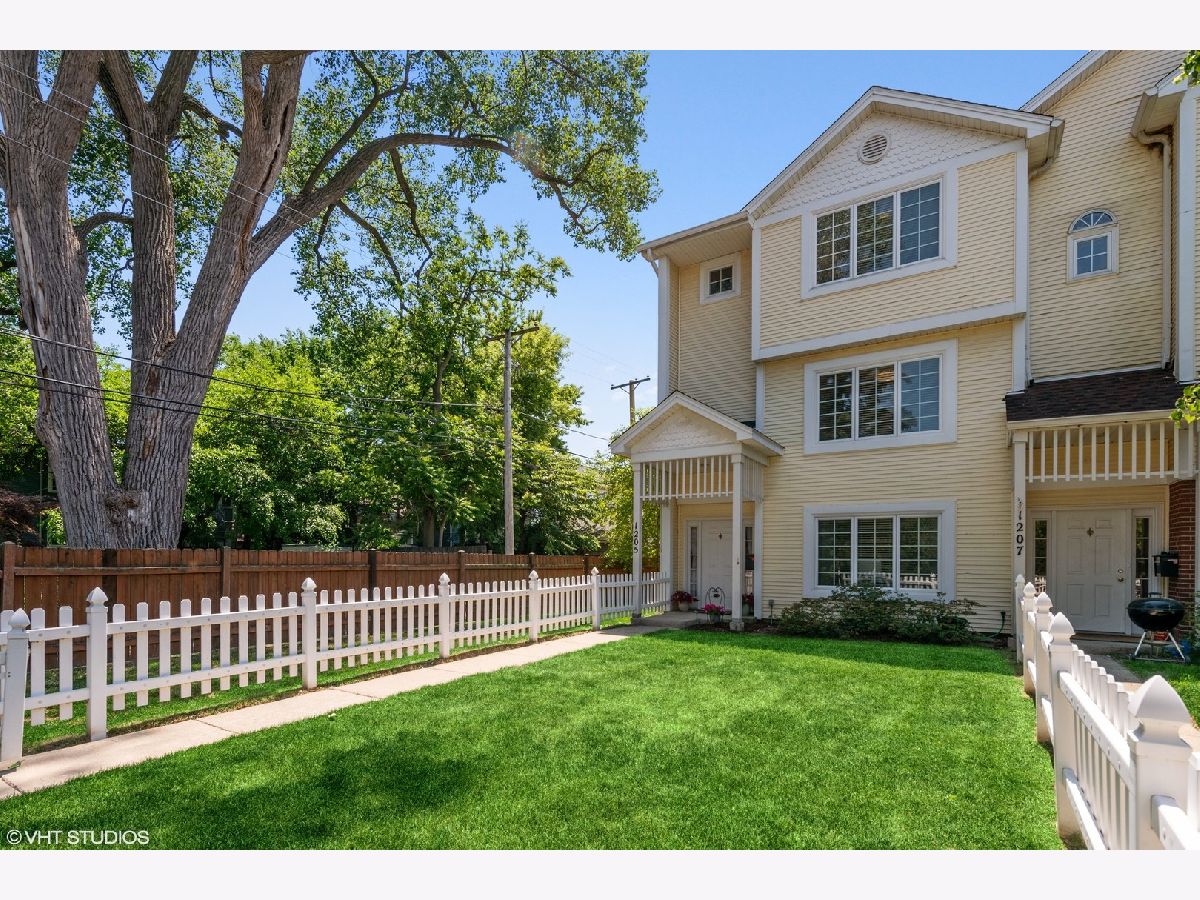 Condos & Townhomes Sold Crain Street Commons Evanston Illinois, 1205 Dodge
