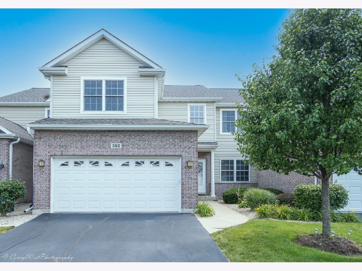 Townhomes & Homes Sold Fairview South Dekalb Illinois, 392 Manning
