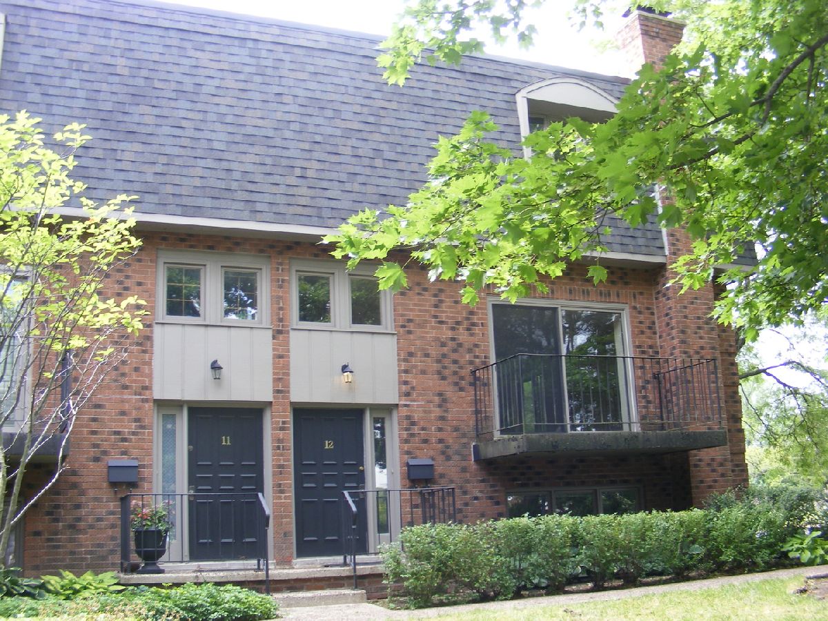 Townhomes Rented Villas Of Lake Forest Lake Forest Illinois, 1111 Waukegan