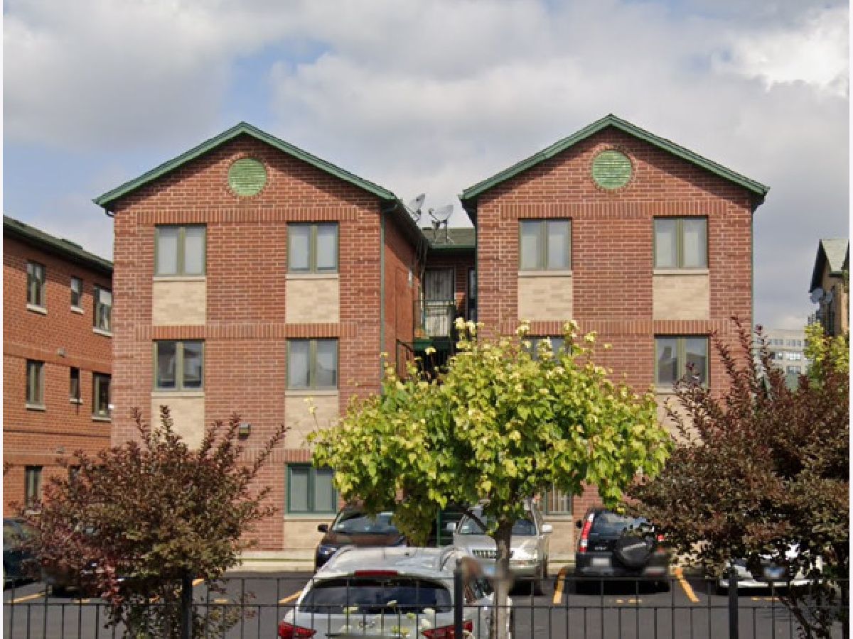 Townhomes & Condos & Homes Rented Armour Square Chicago Illinois, 2140 China