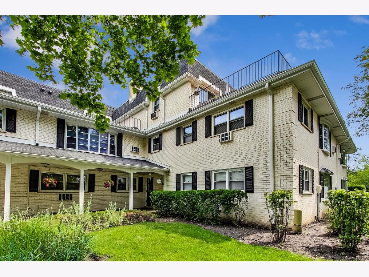 Condominiums Sold Hampton Courts Arlington Heights Illinois, 506 Eastman