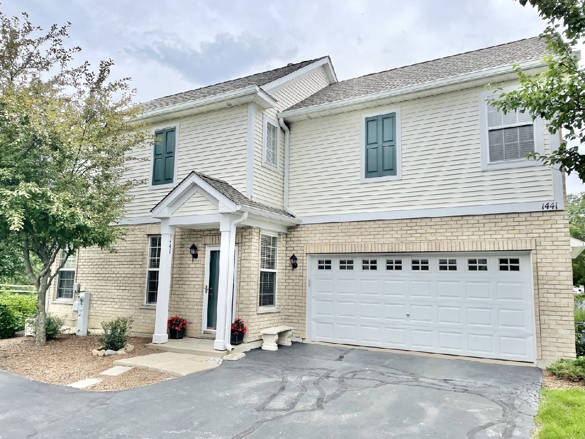 Townhomes Sold Millbrook At Canterbury Algonquin Illinois, 1441 Millbrook