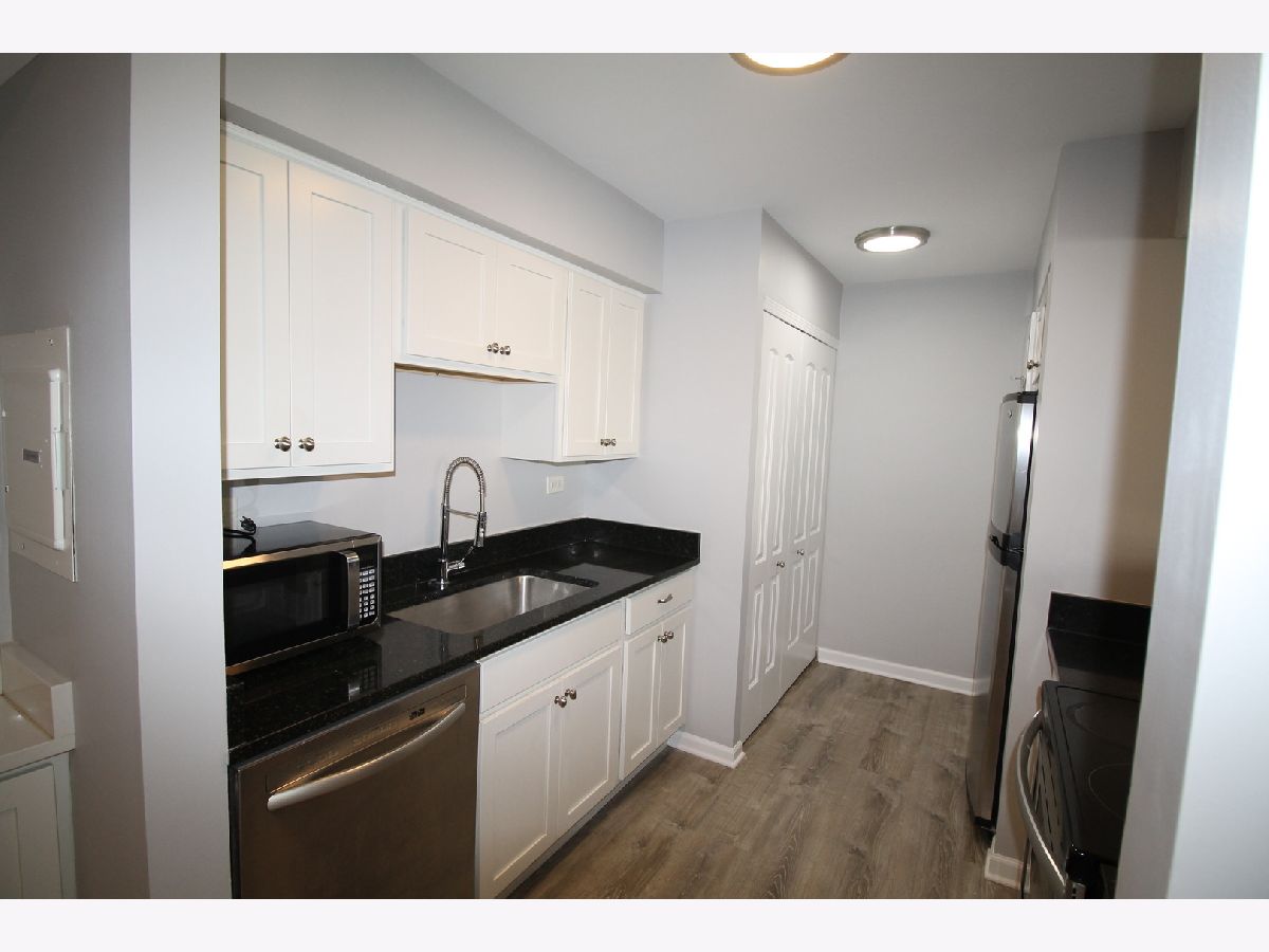 Townhomes & Condos Rented Heritage Manor Palatine Illinois, 2142 Dogwood