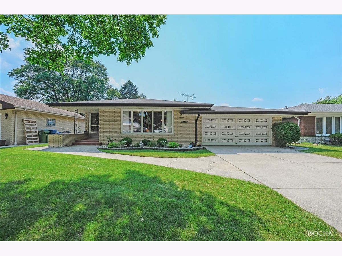 Homes & Condominiums Sold Crawford Gardens Oak Lawn Illinois, 9228 Kedvale