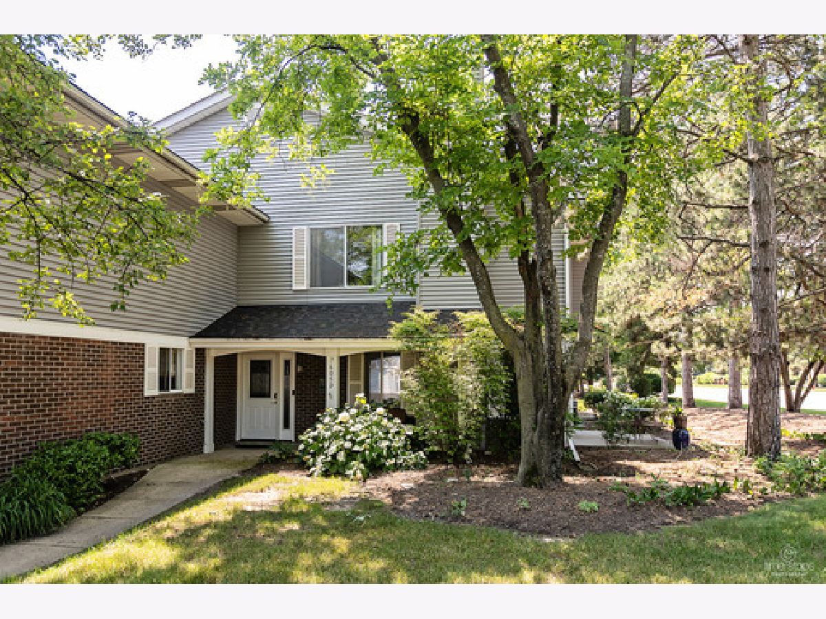 Condos & Townhomes Sold Bristol Court Woodridge Illinois, 7605 Bristol