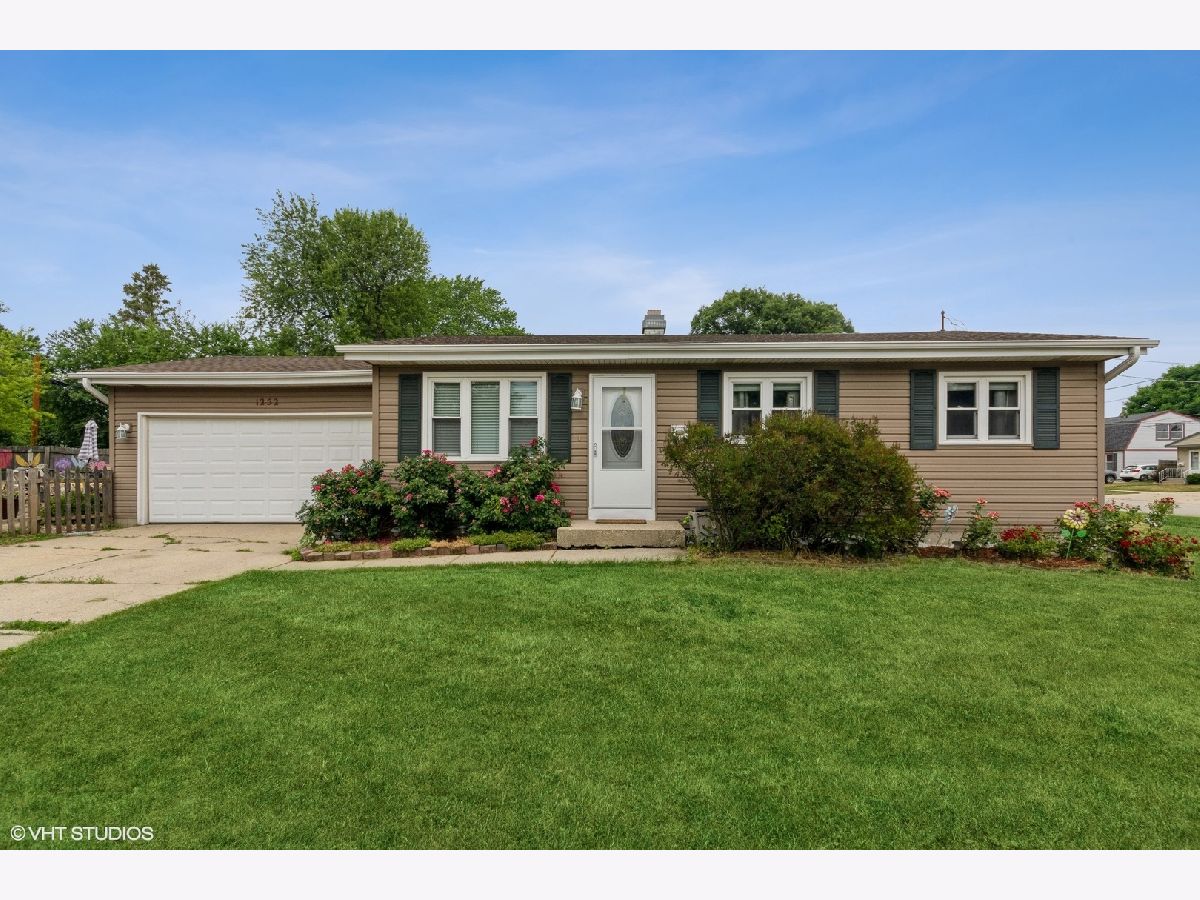 Homes Sold South Washington Heights Elgin Illinois, 1252 Erie