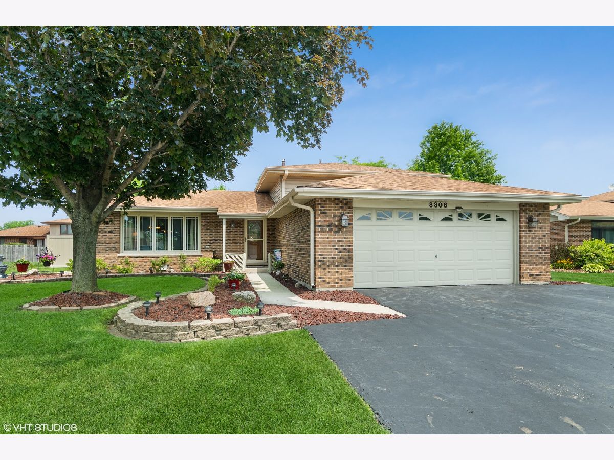 Homes Sold Tanbark Tinley Park Illinois, 8306 Michelle