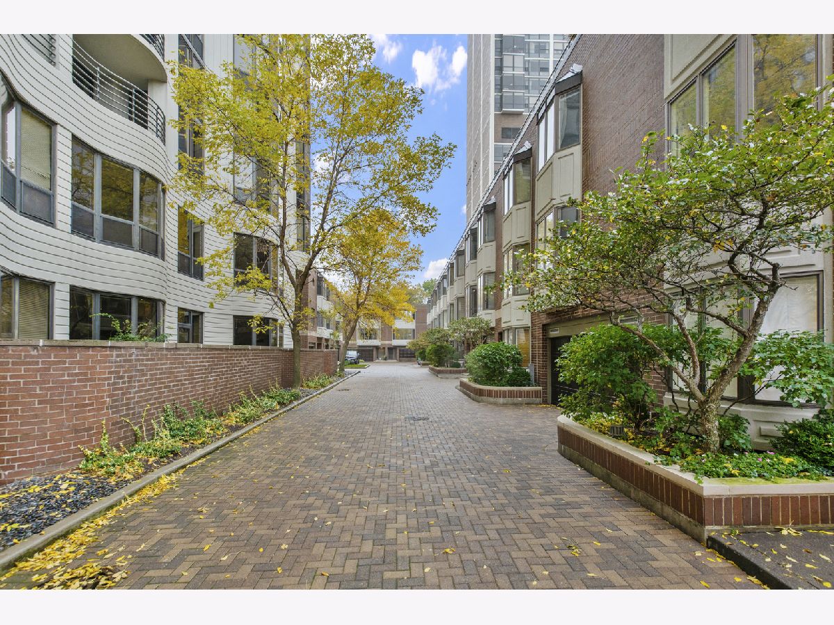 Townhomes Sold Eugenie Terrace Chicago Illinois, 1740 Clark