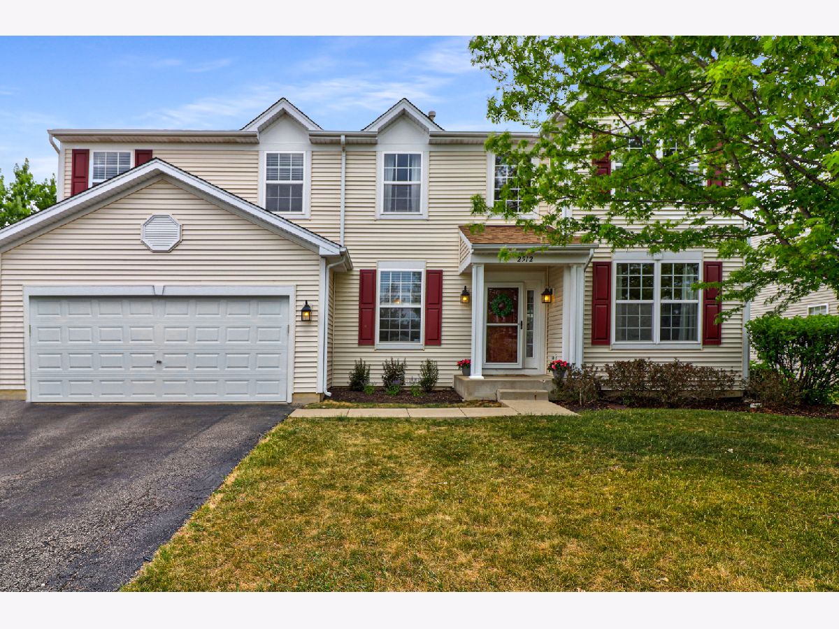 Homes Sold Silver Leaf Glen Round Lake Illinois, 2512 Magnolia