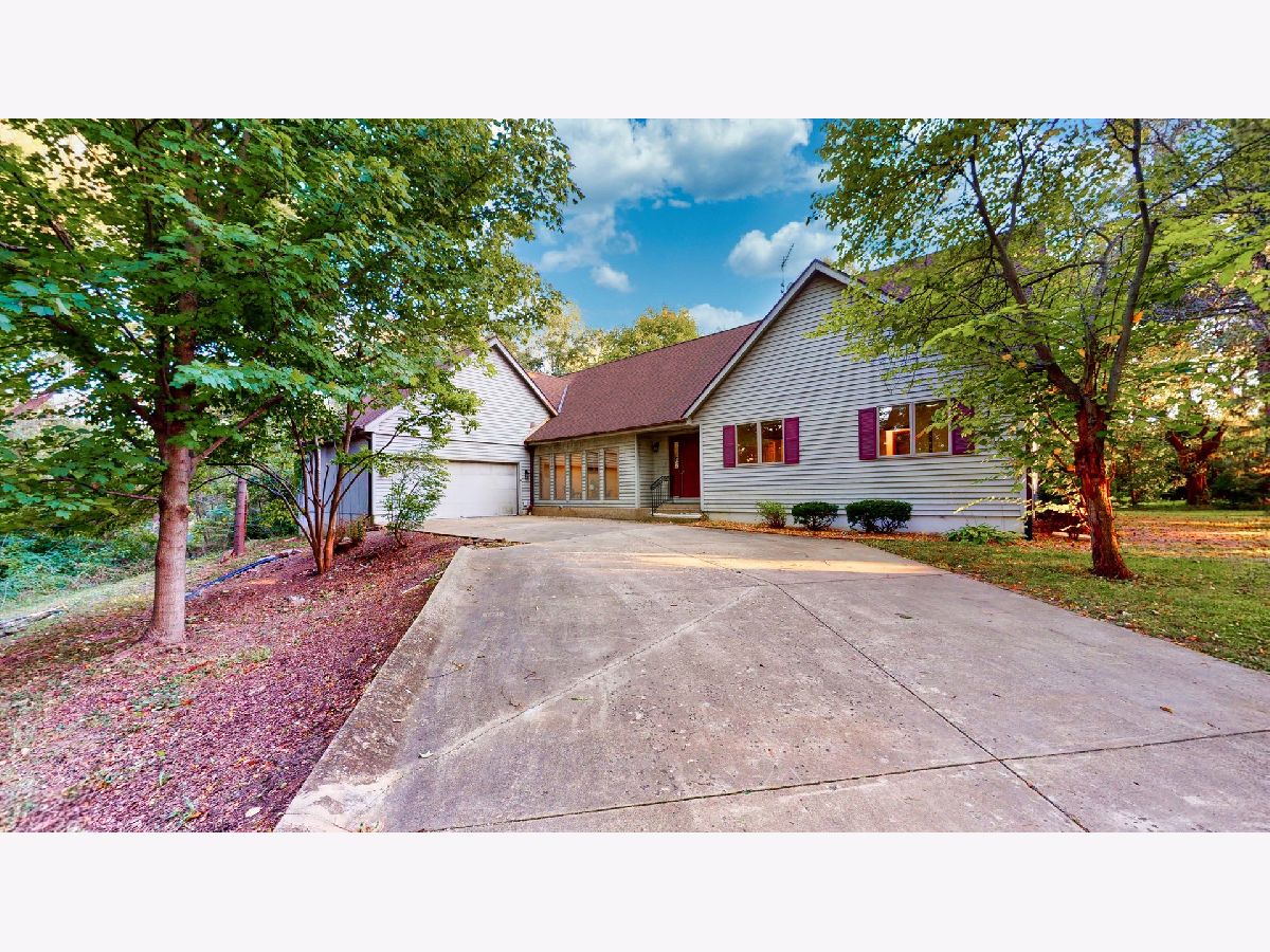 Homes & Condos & Townhomes Sold Charterwood Bloomington Illinois, 9605 Heron Bay