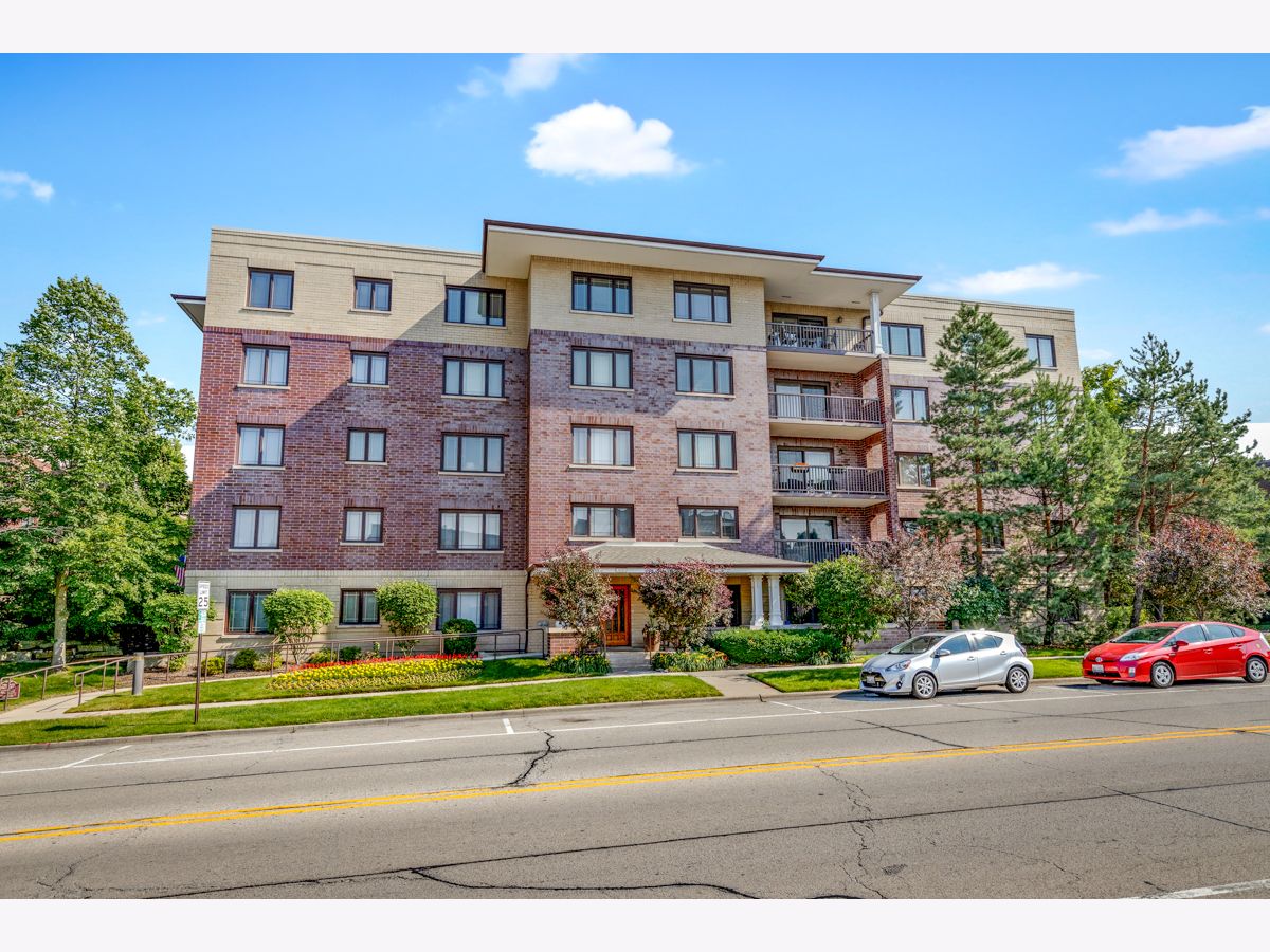 Condominiums & Homes Sold Highland Park Place Highland Park Illinois, 650 Laurel