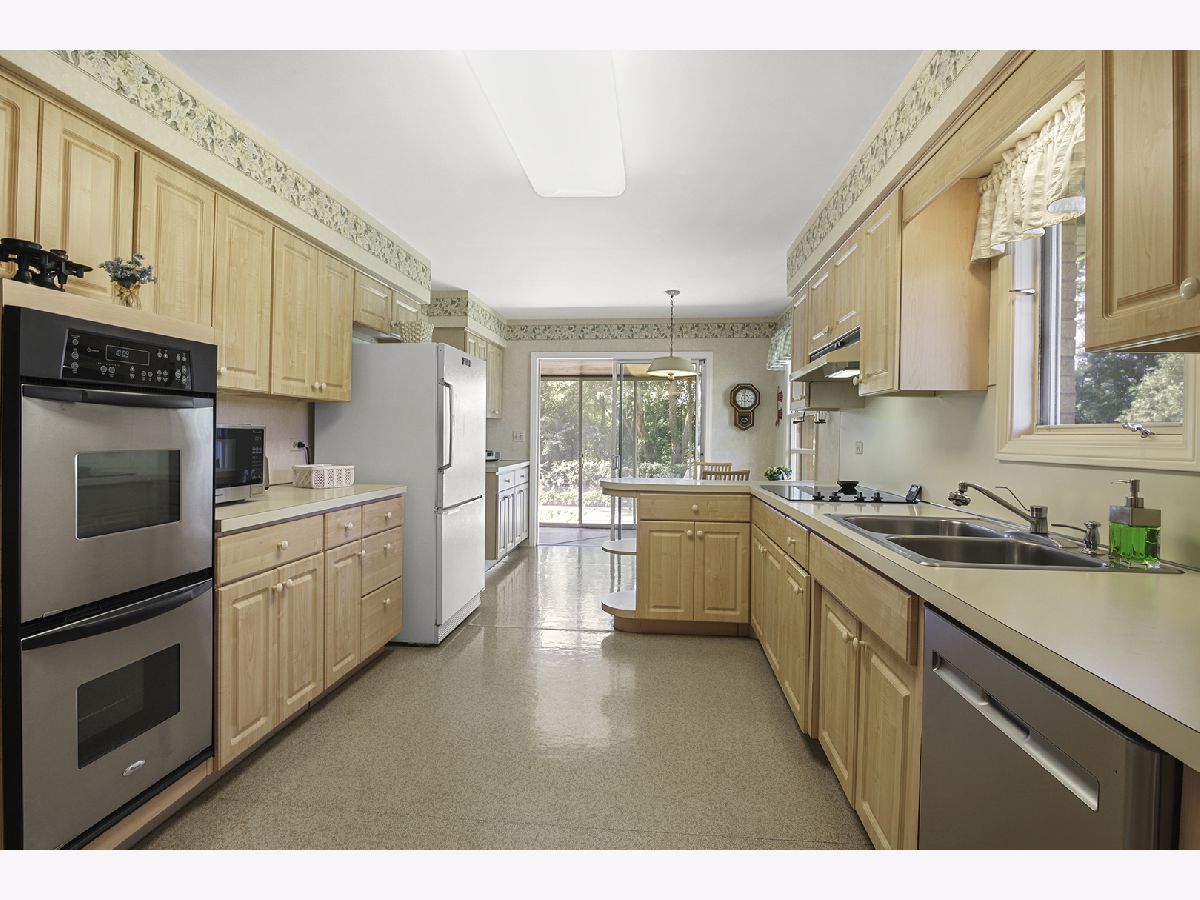 Homes Sold Canterbury Park Glenview Illinois, 1209 Canterbury