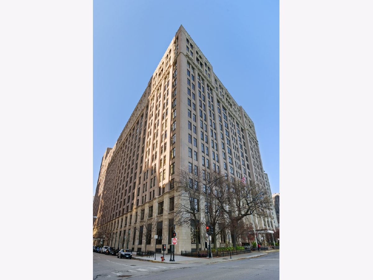 Condominiums Sold Lake Shore Place Chicago Illinois, 680 Lake Shore