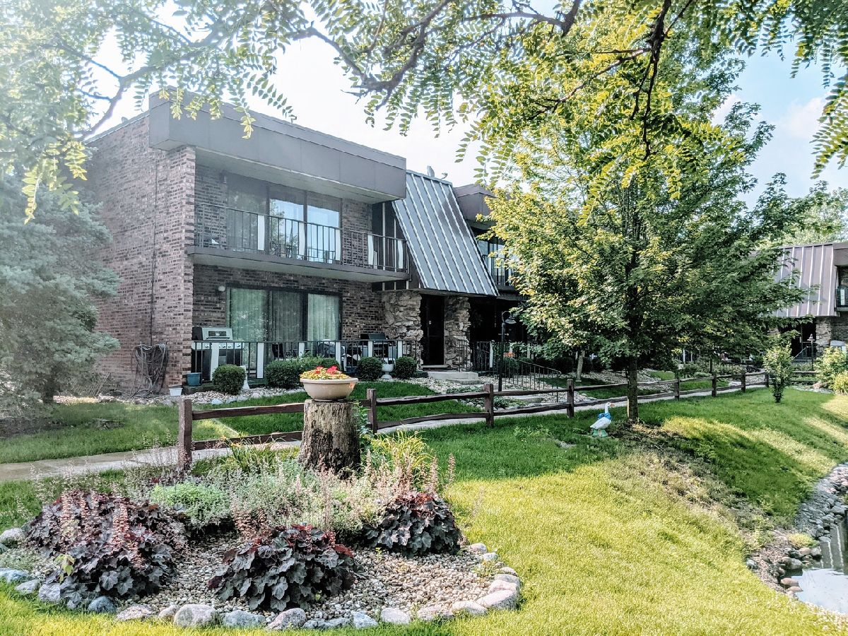 Condominiums Sold Lagoon In The Hills Palos Hills Illinois, 11103 O'gorman