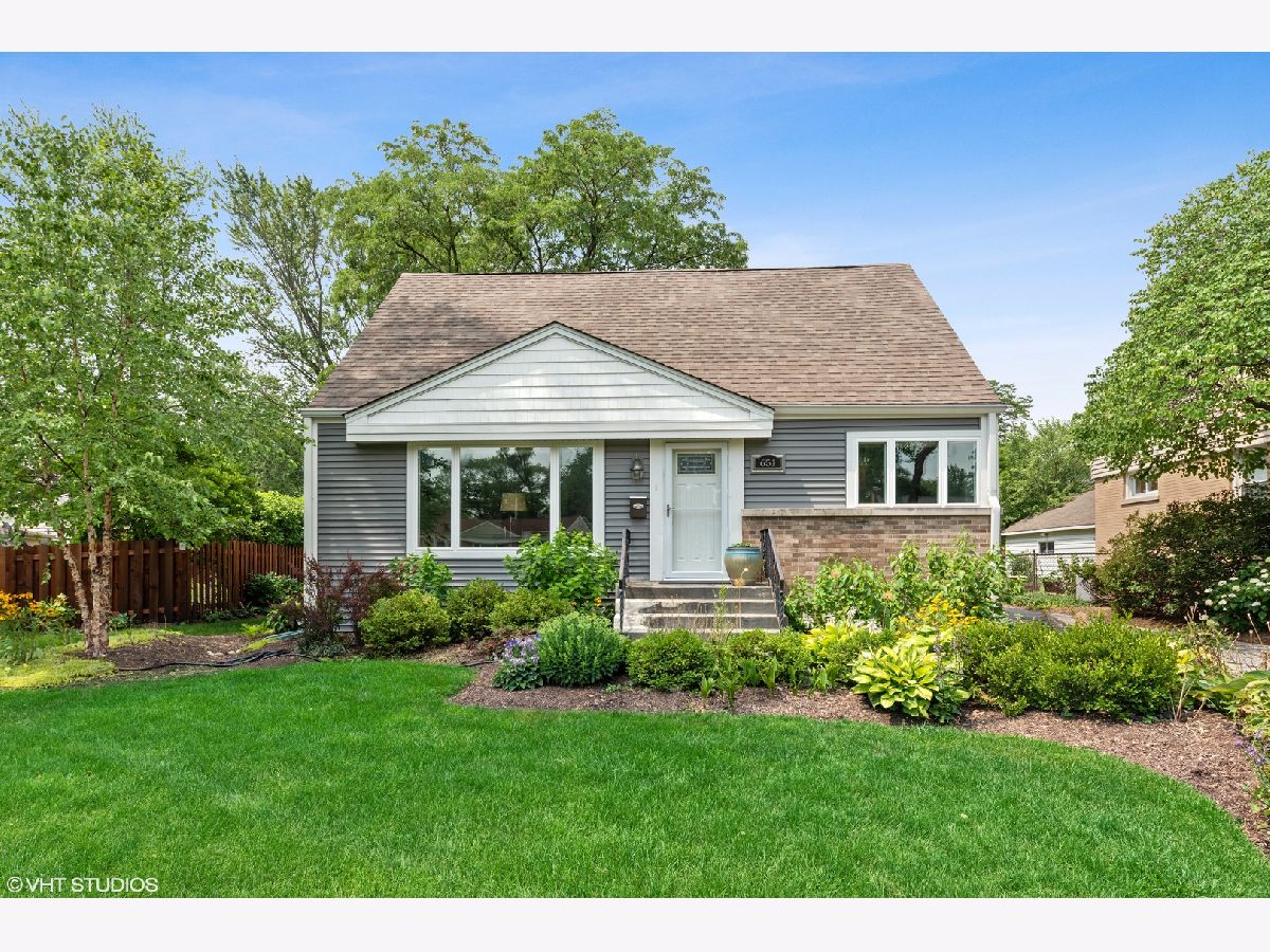 Homes Sold Hickory Meadows Arlington Heights Illinois, 651 Clarendon