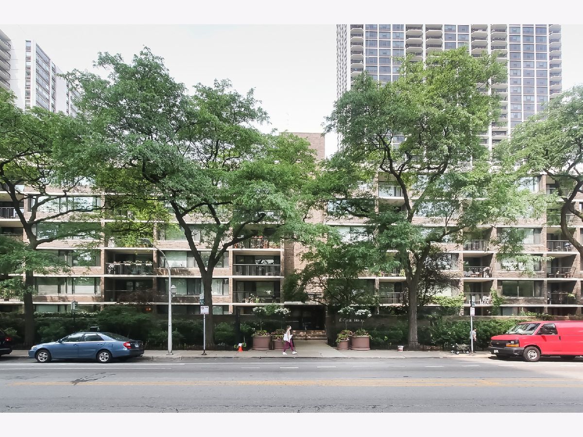 Condominiums Sold Kilmer House Chicago Illinois, 1555 Sandburg
