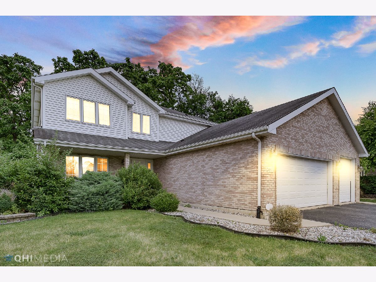 Homes & Townhomes Sold Williamsburg Place Crete Illinois, 24517 Independence