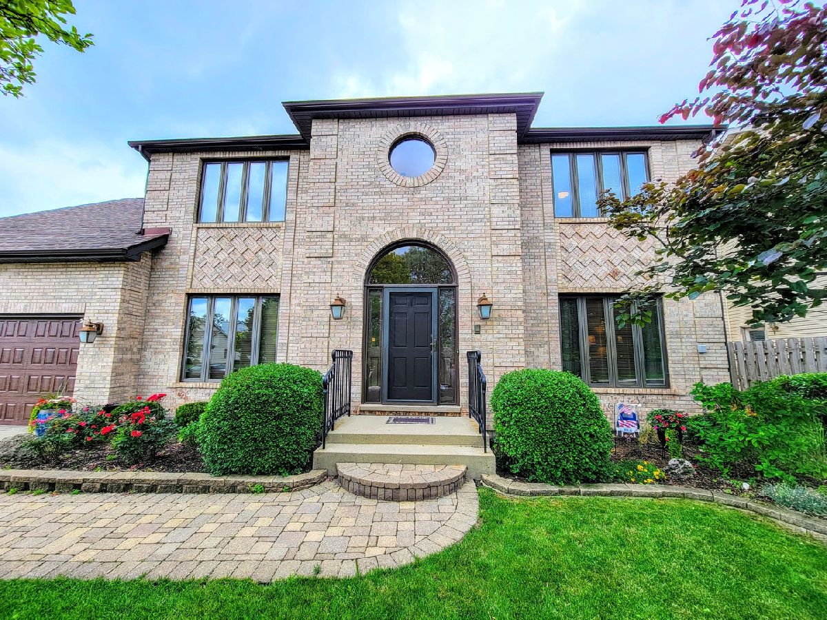 Homes & Condos & Townhomes Sold Casey Farms Hoffman Estates Illinois, 615 Downey