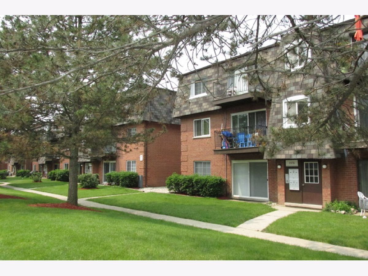 Bay Colony Des Plaines IL, Condominiums For Sale & For Rent Sadie