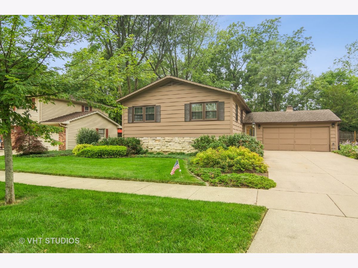 Homes Sold Highland Glen Wheeling Illinois, 136 Berkshire