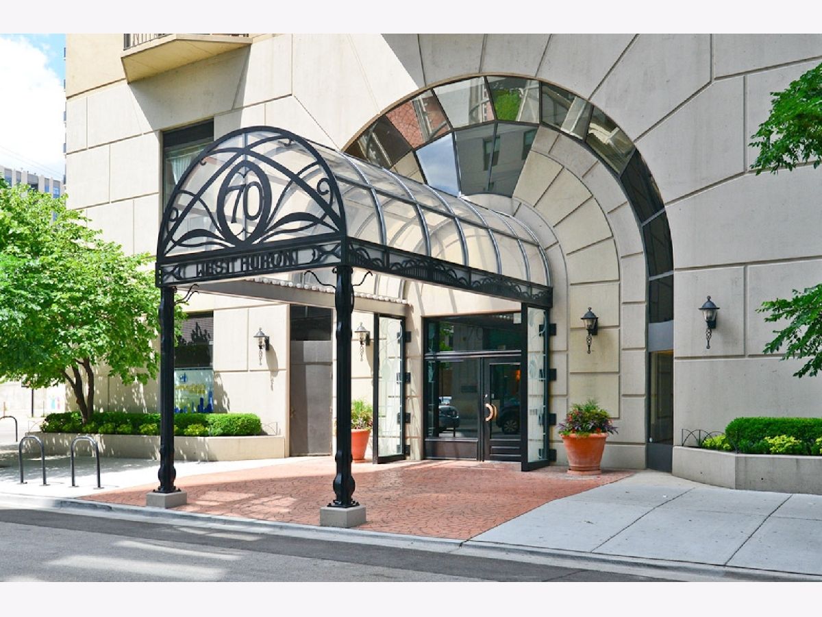 Condominiums Sold Hermitage Chicago Illinois, 70 Huron
