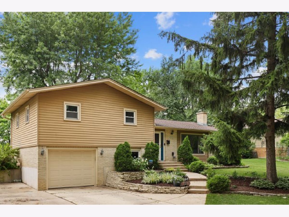 Homes Sold Sunridge Downers Grove Illinois, 6818 Meadow Crest