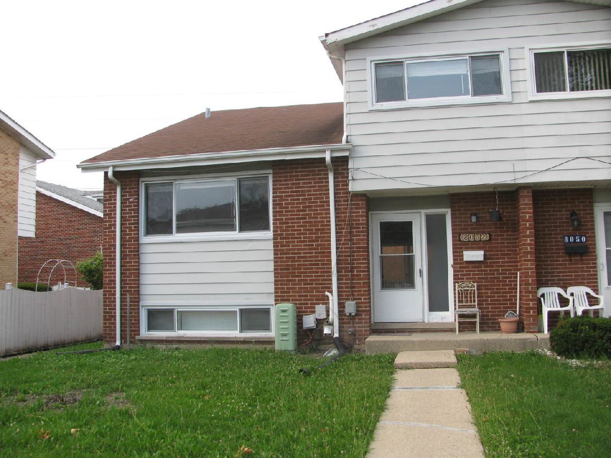 Townhomes Rented Courtland Park Niles Illinois, 8052 Lyons