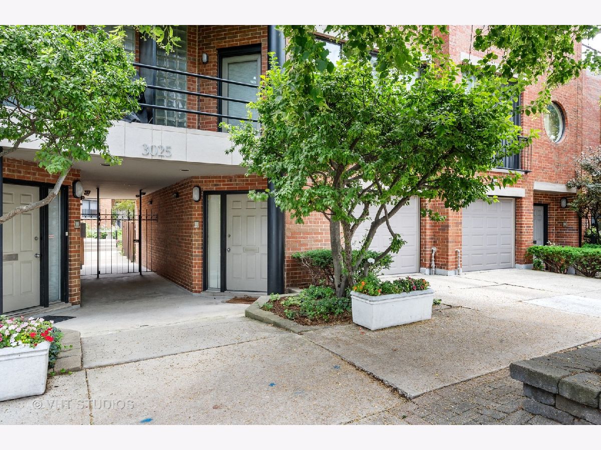 Townhomes Sold Greenview Park Chicago Illinois, 3025 Greenview