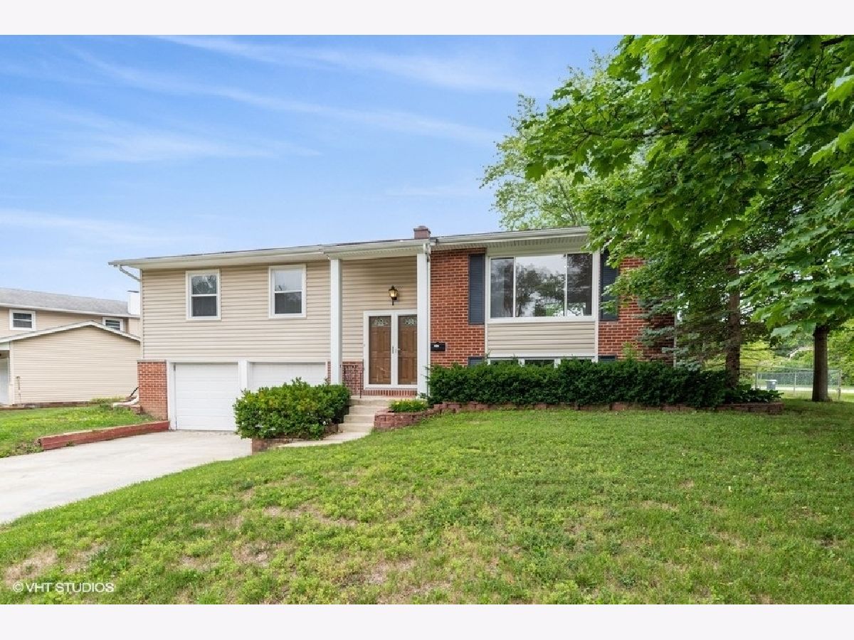 Homes Rented Winston Knolls Hoffman Estates Illinois, 4290 Dixon