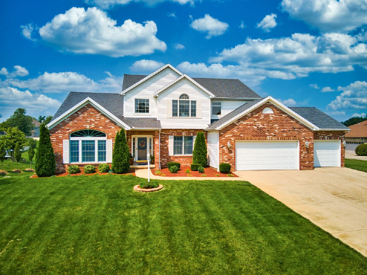 Homes & Condos & Townhomes Sold Old Town Timber Bloomington Illinois, 9529 Wolf Hill