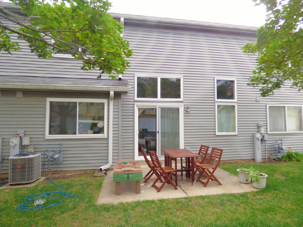 Townhomes & Condos Sold Whispering Oaks Palatine Illinois, 716 Whispering Oaks