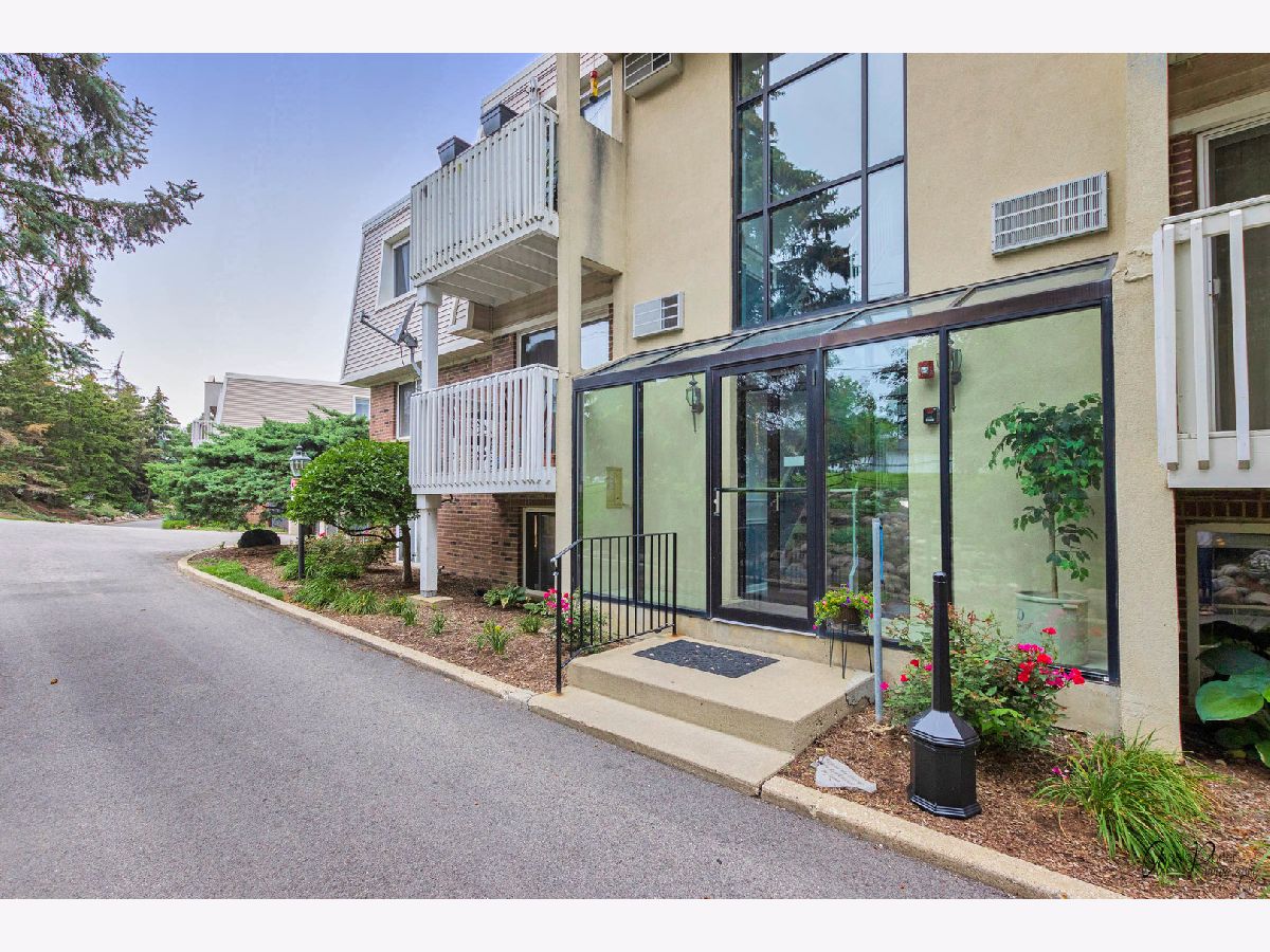 Condominiums Sold Lakeside Condos Wauconda Illinois, 211 Liberty