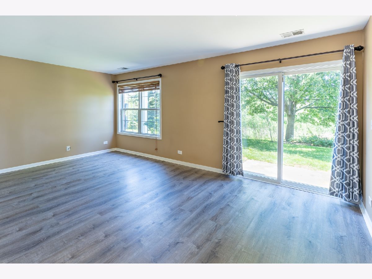 Townhomes Rented Turnberry West Roselle Illinois, 1670 Mansfield
