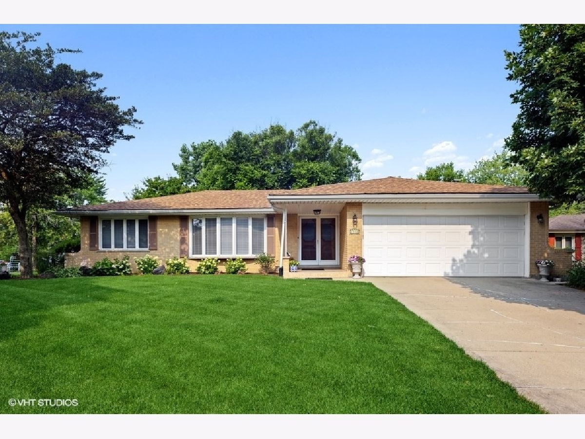 Homes Rented Farmingdale Terrace Willowbrook Illinois, 7532 Sheridan