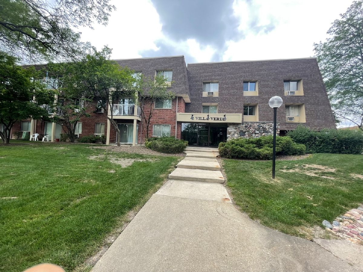 Villa Verde Buffalo Grove IL, Condominiums For Sale & For Rent Sadie
