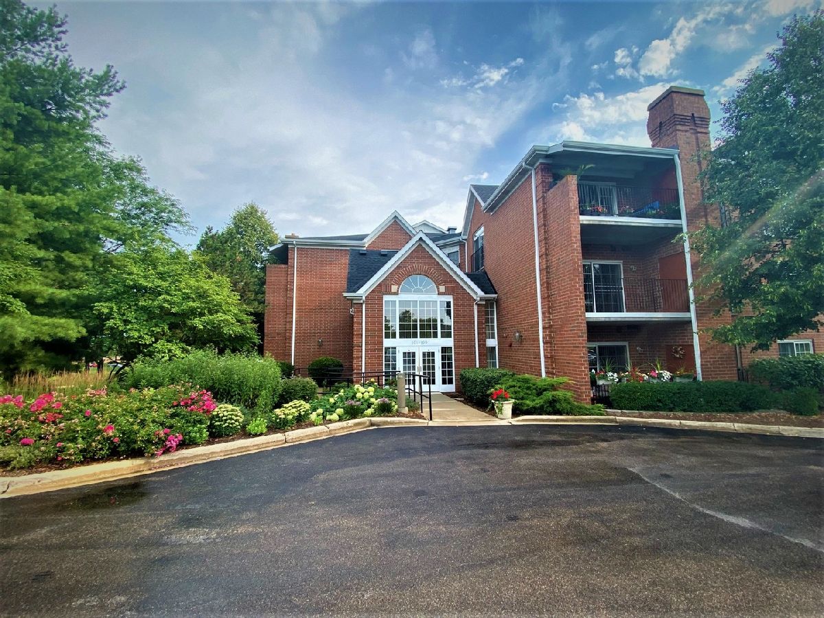 Condominiums Sold Hunt Club Condos St Charles Illinois, 181 Hunt Club