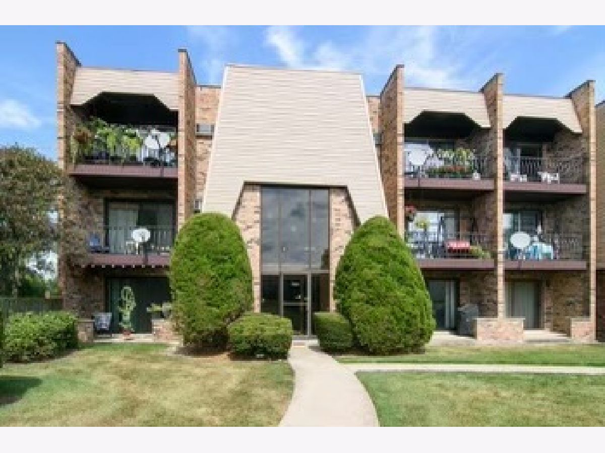 Townhomes & Condos & Homes Sold Indian Plains Justice Illinois, 7304 Blackstone