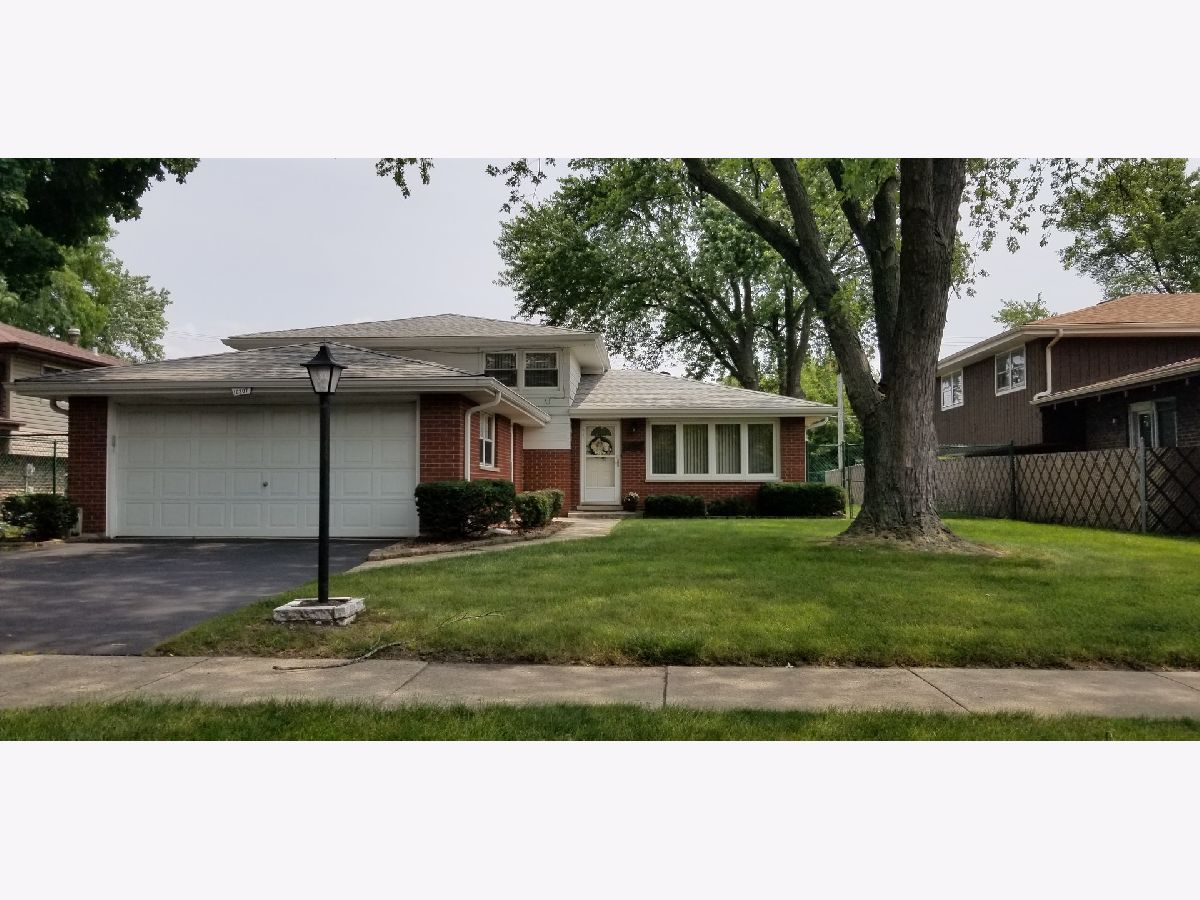 Homes Sold Oakwood Hills Palos Hills Illinois, 10307 Terry