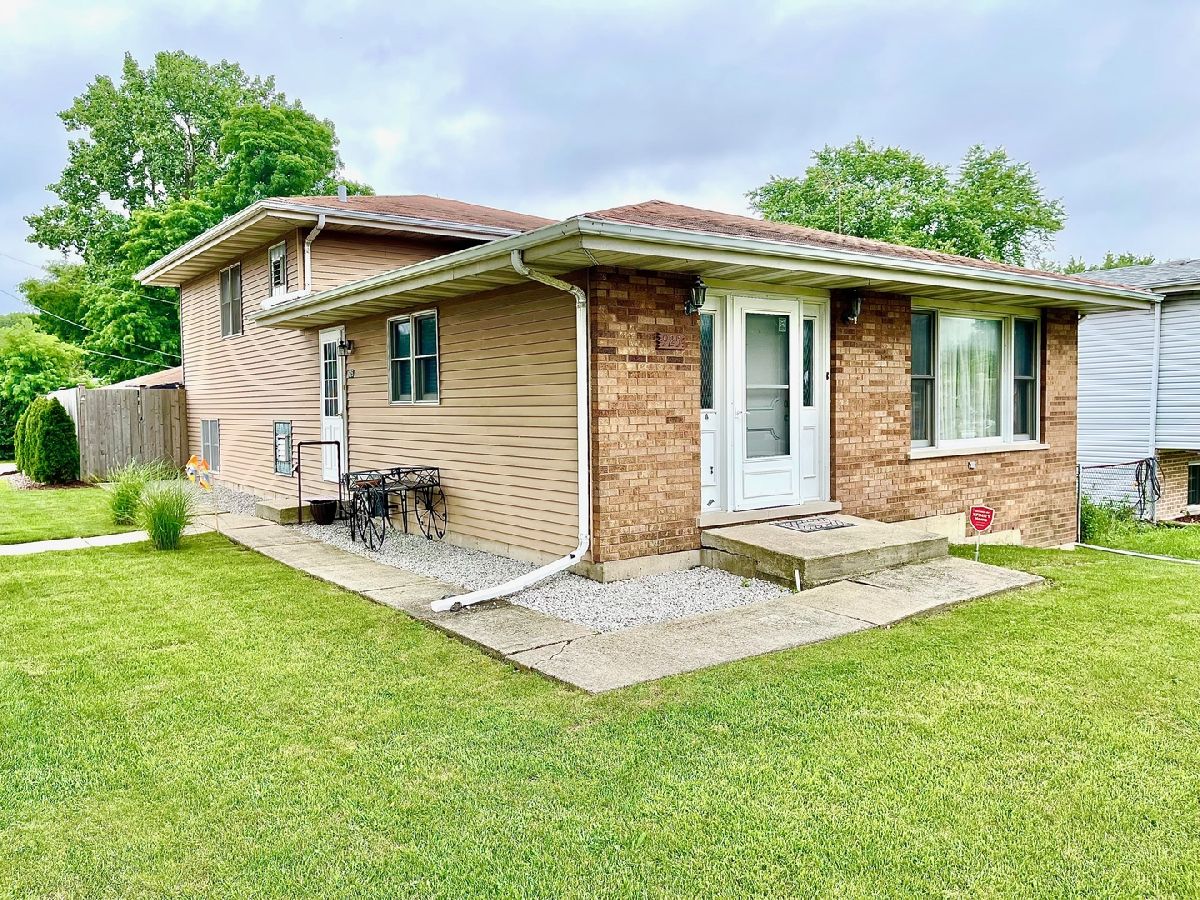 Homes Sold Elmhurst Gardens Addison Illinois, 925 Crockett