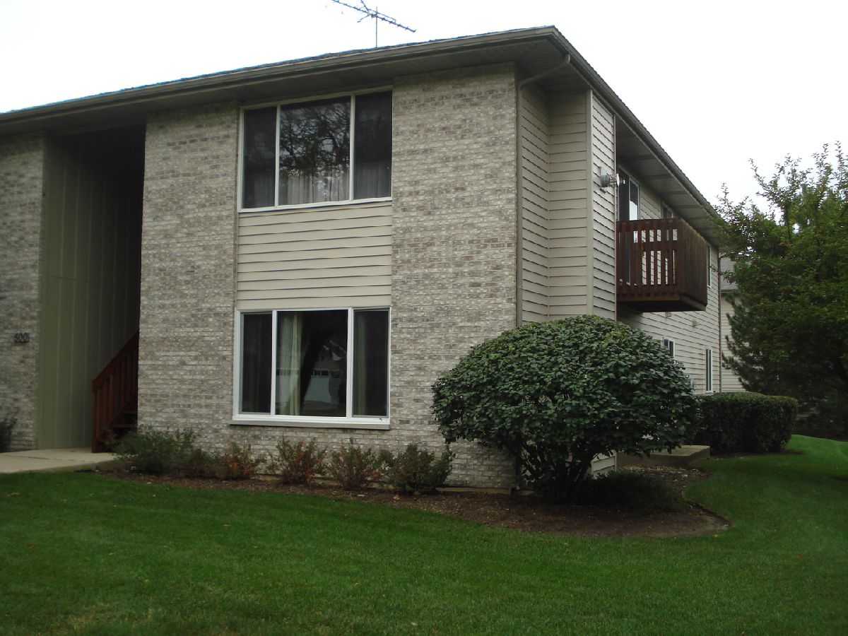 Condominiums & Homes Sold Westwood Park Crystal Lake Illinois, 500 Westwood